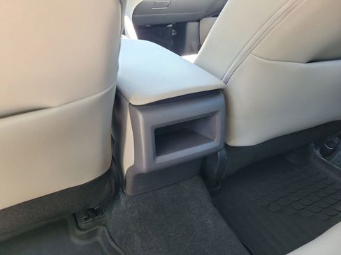 Used 2023 Toyota Camry SE image 11