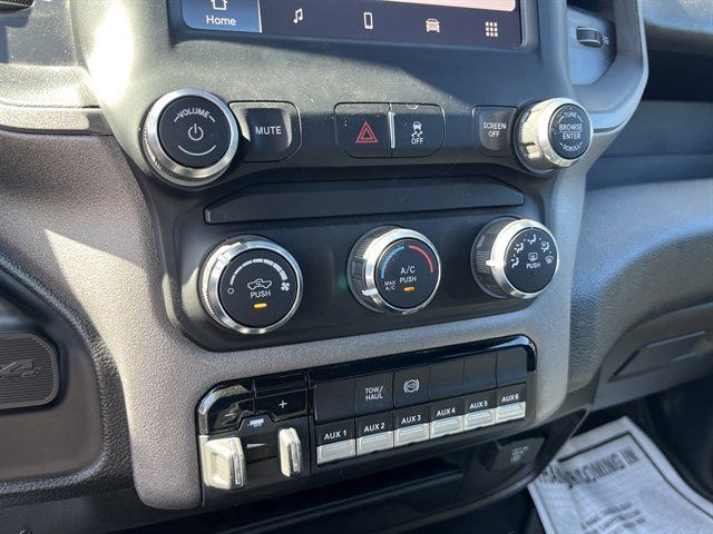 Used 2024 RAM 2500 Tradesman w/ Chrome Appearance Group AWD/4WD image 25