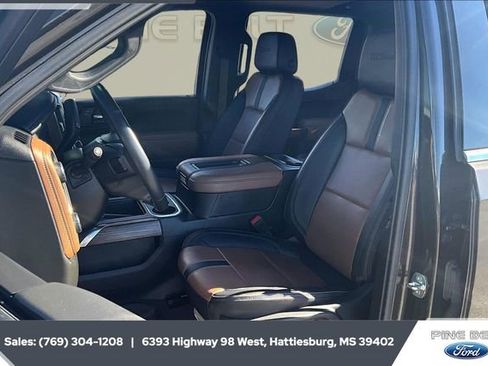 Used 2022 Chevrolet Silverado 1500 High Country w/ Technology Package image 19