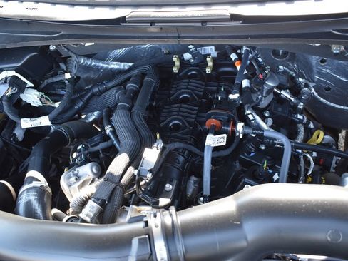Certified 2025 Ford Expedition Active AWD/4WD image 13