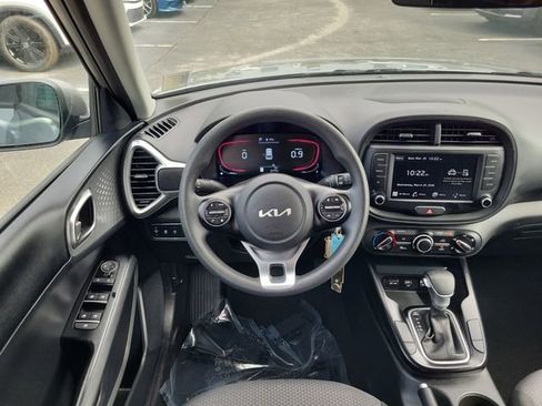 Used 2025 Kia Soul LX w/ LX Technology Package image 23