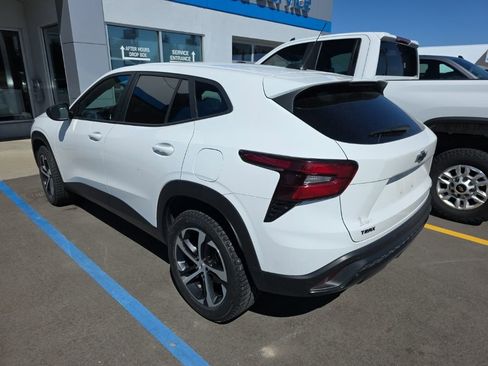 Used 2024 Chevrolet Trax RS image 5