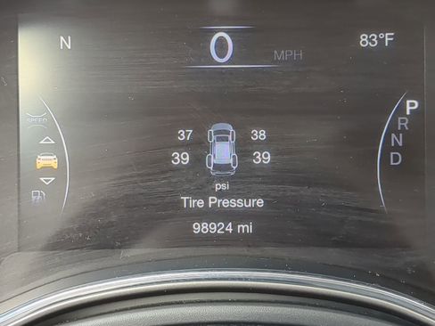 Used 2019 Jeep Grand Cherokee Laredo image 27