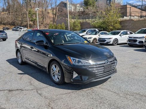 Used 2019 Hyundai Elantra SEL image 2