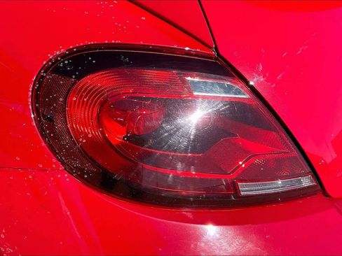 Used 2019 Volkswagen Beetle 2.0T S image 28