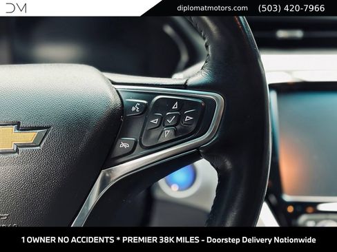 Used 2017 Chevrolet Bolt Premier w/ Driver Confidence II Package FWD image 29
