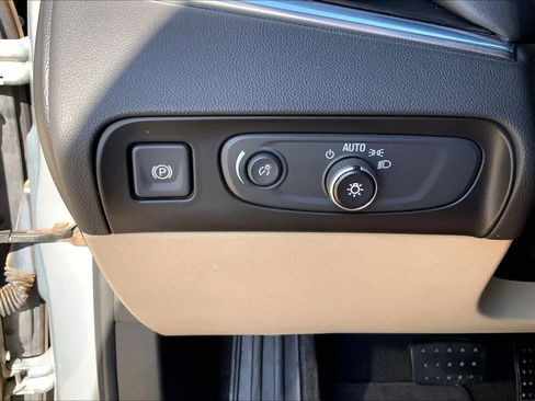 Used 2019 Buick Enclave Premium w/ Experience Buick Package AWD/4WD image 32