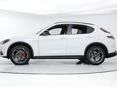 New 2025 Alfa Romeo Stelvio Sprint w/ Veloce Package image 2