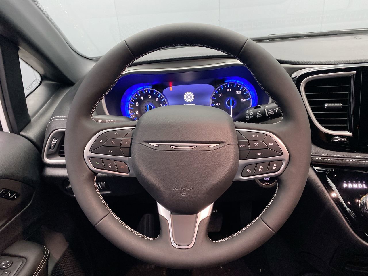 New 2027 Chrysler Pacifica Select w/ Family Tech Group FWD image 16