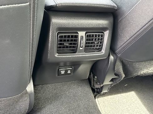 Used 2025 Toyota Camry XLE FWD image 11