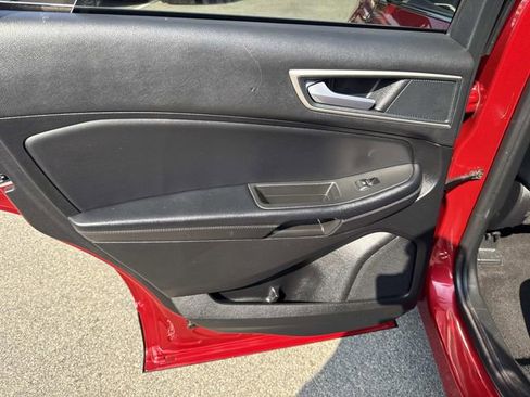 Used 2024 Ford Edge SEL image 19