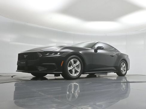 Used 2024 Ford Mustang Coupe RWD image 36