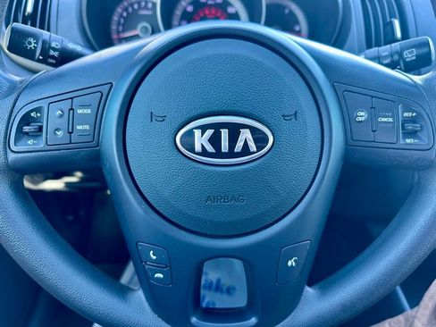 Used 2012 Kia Forte EX image 19