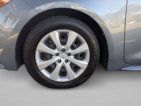Used 2022 Toyota Corolla LE image 22