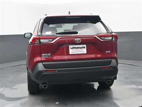 Used 2025 Toyota RAV4 XLE w/ Convenience Package image 19