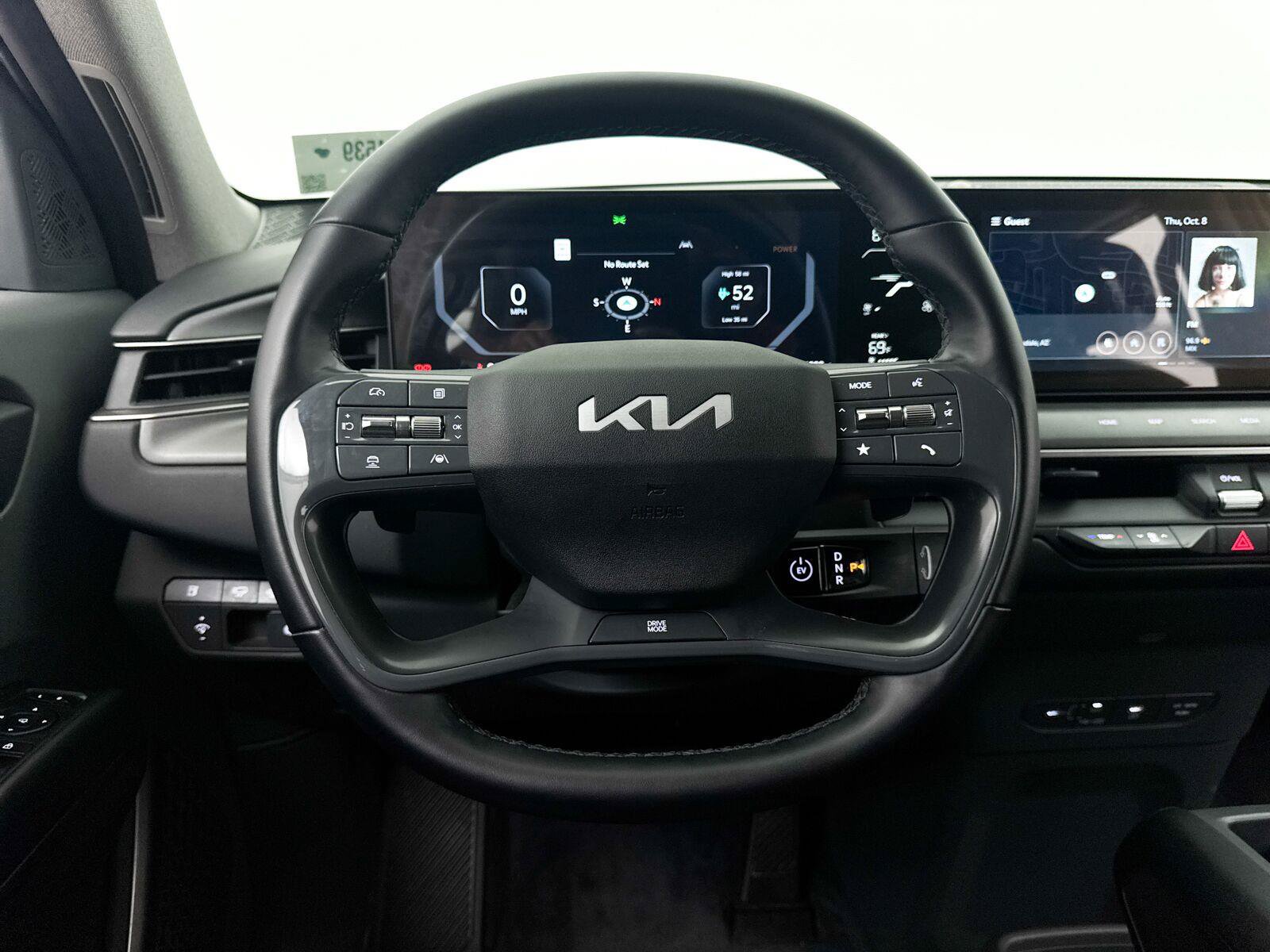 Used 2024 Kia EV9 Light Long Range RWD image 31