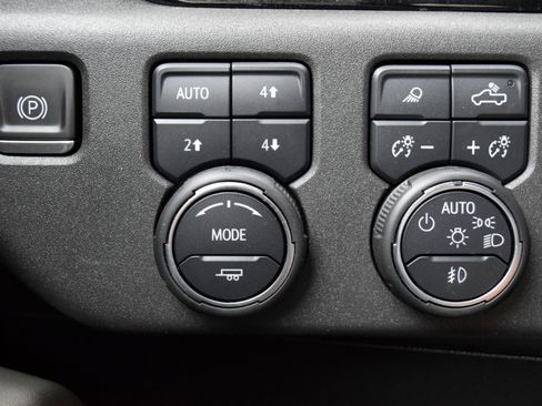 Used 2024 Chevrolet Silverado 1500 ZR2 AWD/4WD image 16