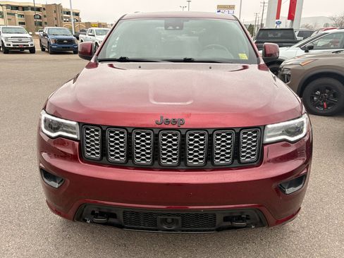 Used 2022 Jeep Grand Cherokee Altitude AWD/4WD image 8