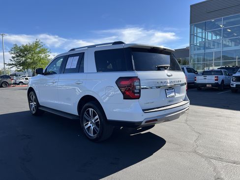 Used 2024 Ford Expedition Limited AWD/4WD image 3