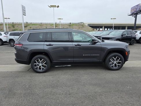 New 2025 Jeep Grand Cherokee L Limited image 10