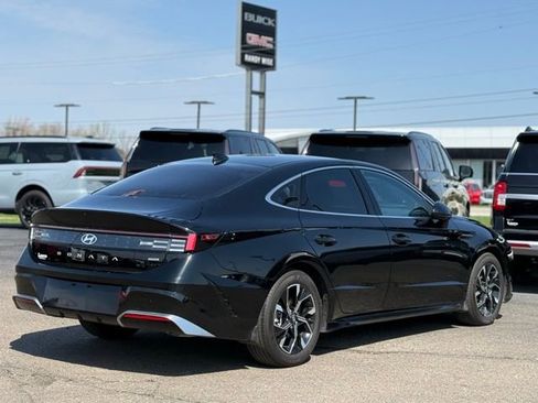 Used 2025 Hyundai Sonata SEL AWD/4WD image 36