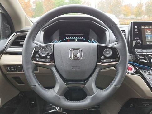 Used 2024 Honda Odyssey Elite image 32