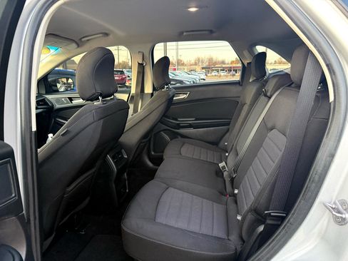Used 2019 Ford Edge SE image 14