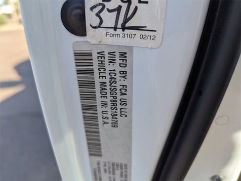 Used 2024 Jeep Grand Wagoneer L Series III image 34