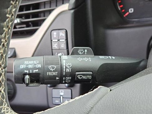 Used 2015 GMC Yukon XL Denali w/ Touring Package image 17