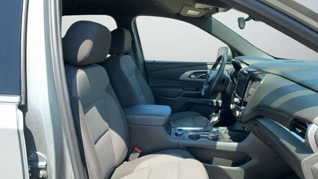 Used 2023 Chevrolet Traverse LT FWD image 22