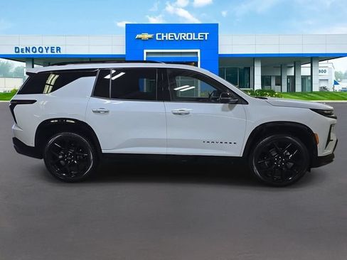 New 2026 Chevrolet Traverse RS w/ LPO, Floor Liner Package AWD/4WD image 5