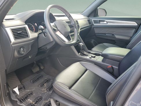 Used 2021 Volkswagen Atlas Cross Sport SE w/ Panoramic Sunroof Package image 21