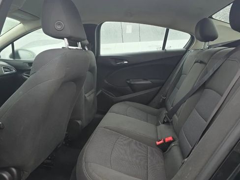 Used 2017 Chevrolet Cruze LT FWD image 8