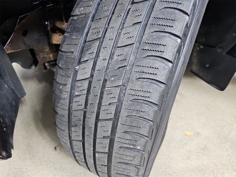 Used 2012 Chevrolet Avalanche LTZ image 37