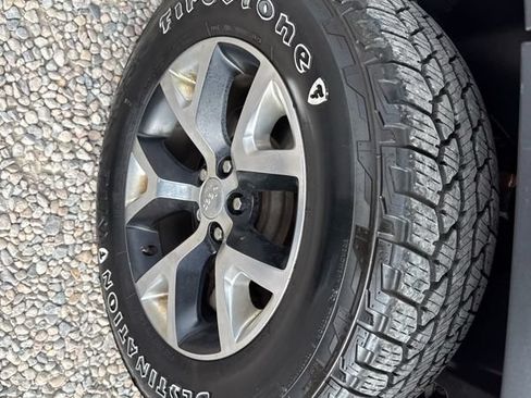 Used 2015 Jeep Cherokee Trailhawk w/ Trailer Tow Group AWD/4WD image 35