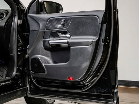 Used 2024 Mercedes-Benz GLA 250 image 43