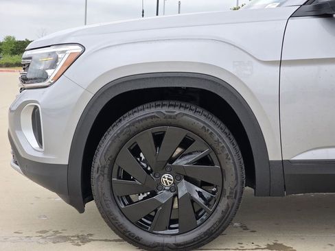 New 2026 Volkswagen Atlas SE FWD image 5