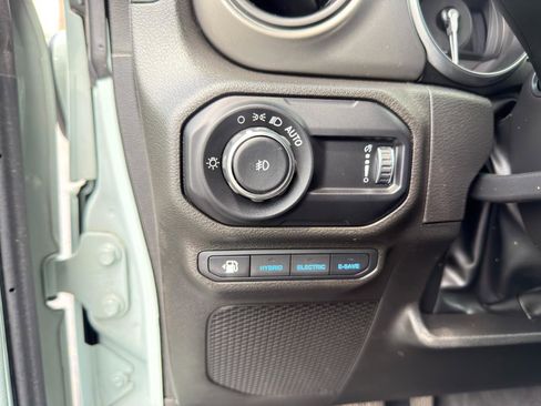 Used 2023 Jeep Wrangler Unlimited w/ Sun & Screen Package AWD/4WD image 41