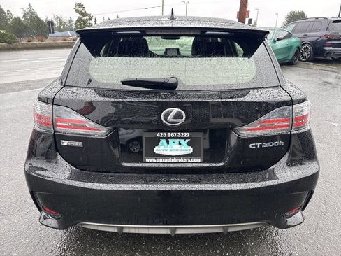 Used 2016 Lexus CT 200h w/ Navigation Package image 6