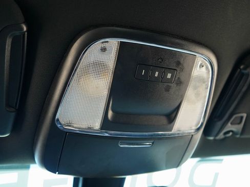 Used 2016 Dodge Charger SXT image 18