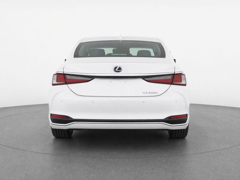 Used 2025 Lexus ES 300h w/ Premium Package FWD image 6