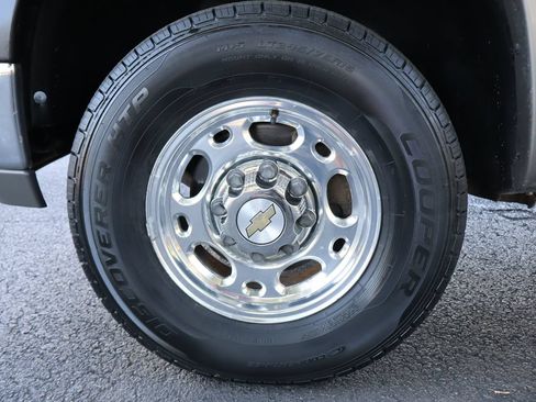 Used 1999 Chevrolet Silverado 2500 LS w/ Firm Ride Suspension Pkg AWD/4WD image 31