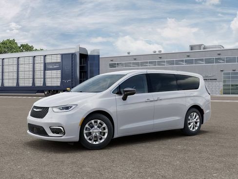 New 2025 Chrysler Pacifica Select AWD/4WD image 2