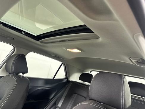 Certified 2023 Hyundai Venue SEL image 12