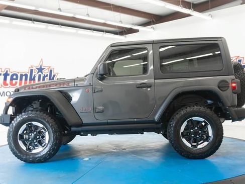 Used 2022 Jeep Wrangler Rubicon w/ Cold Weather Group AWD/4WD image 19