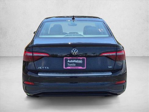 Used 2023 Volkswagen Jetta SE w/ Panoramic Sunroof Package FWD image 6