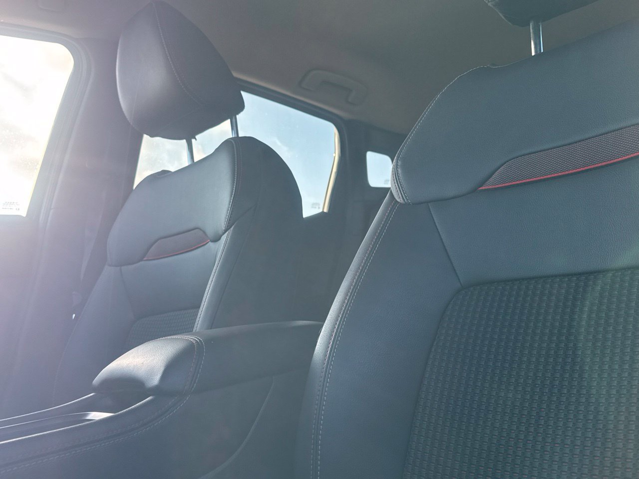 Certified 2025 Nissan Kicks SR FWD image 45