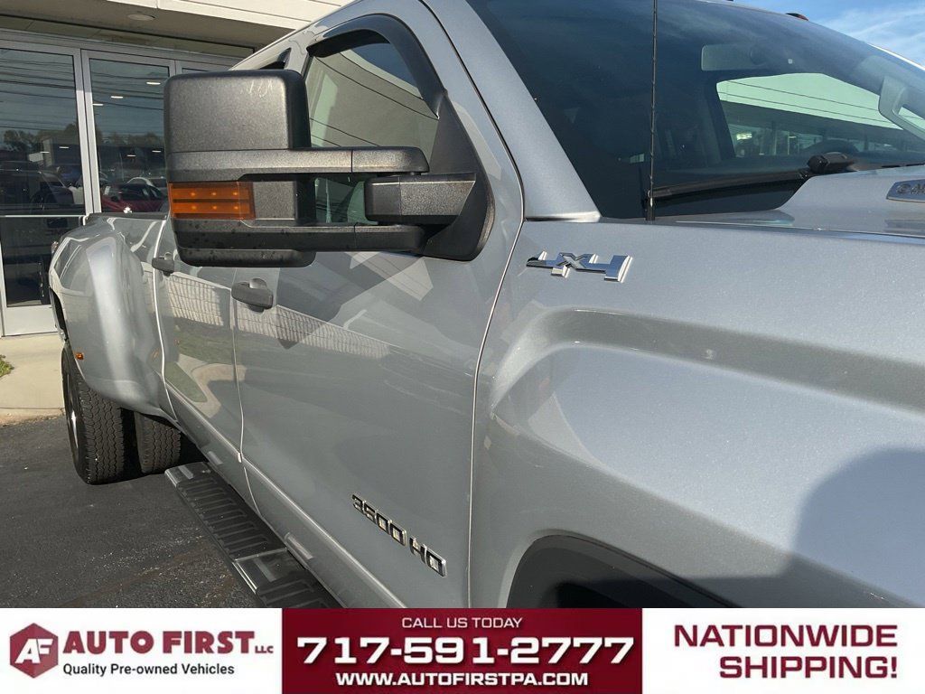 Used 2017 GMC Sierra 3500 4x4 Crew Cab image 4
