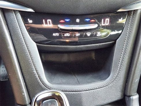 Used 2020 Cadillac XT5 Premium Luxury image 19