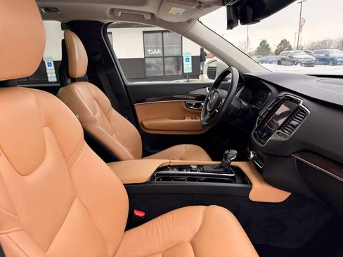 Used 2016 Volvo XC90 T6 Momentum image 26
